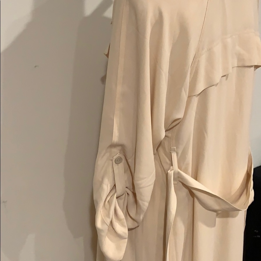 Tahari - Picture 4 of 5
